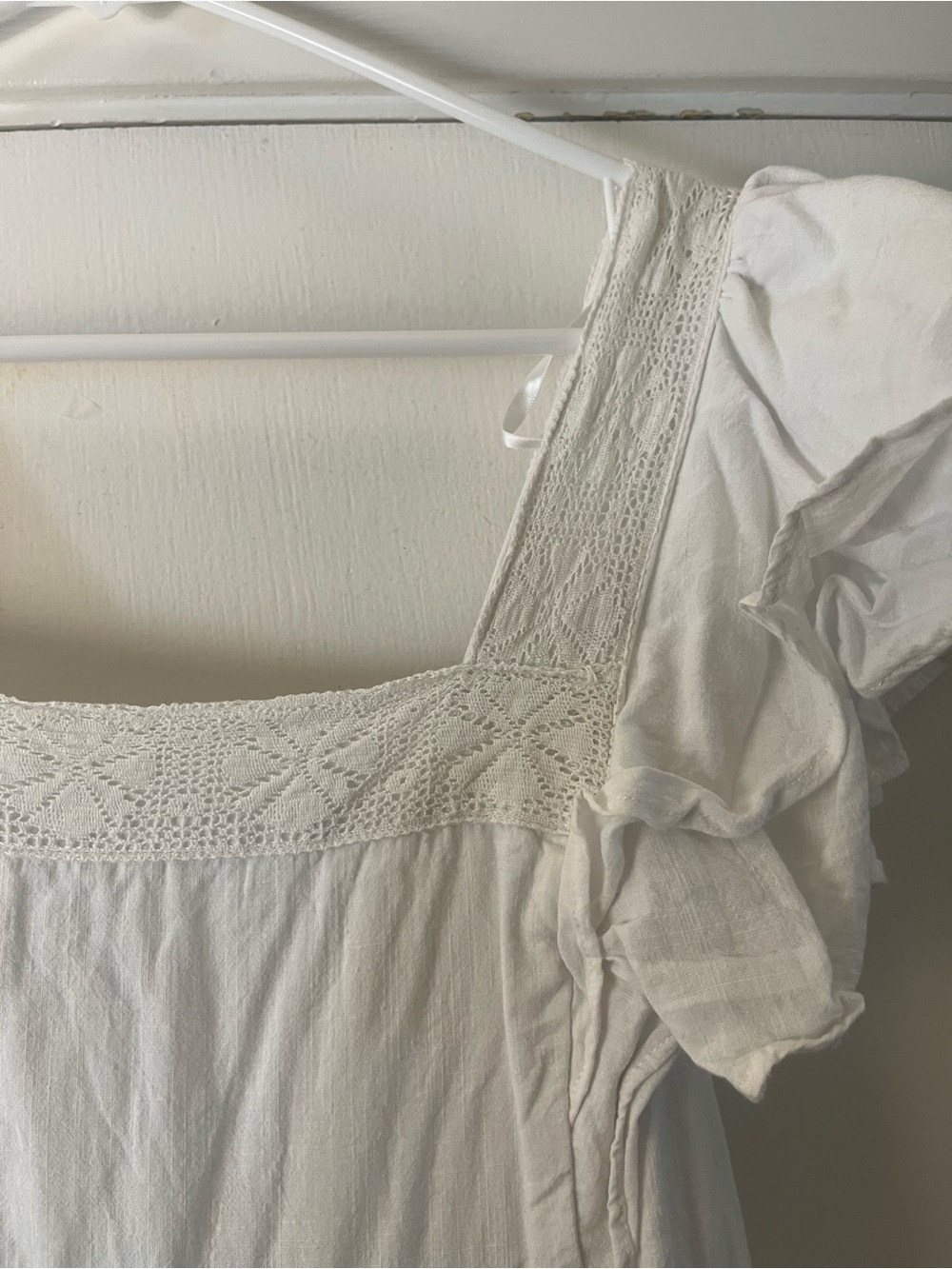 White Ruffle-Sleeve Midi Dress 🕊️ - Picture 2 of 5